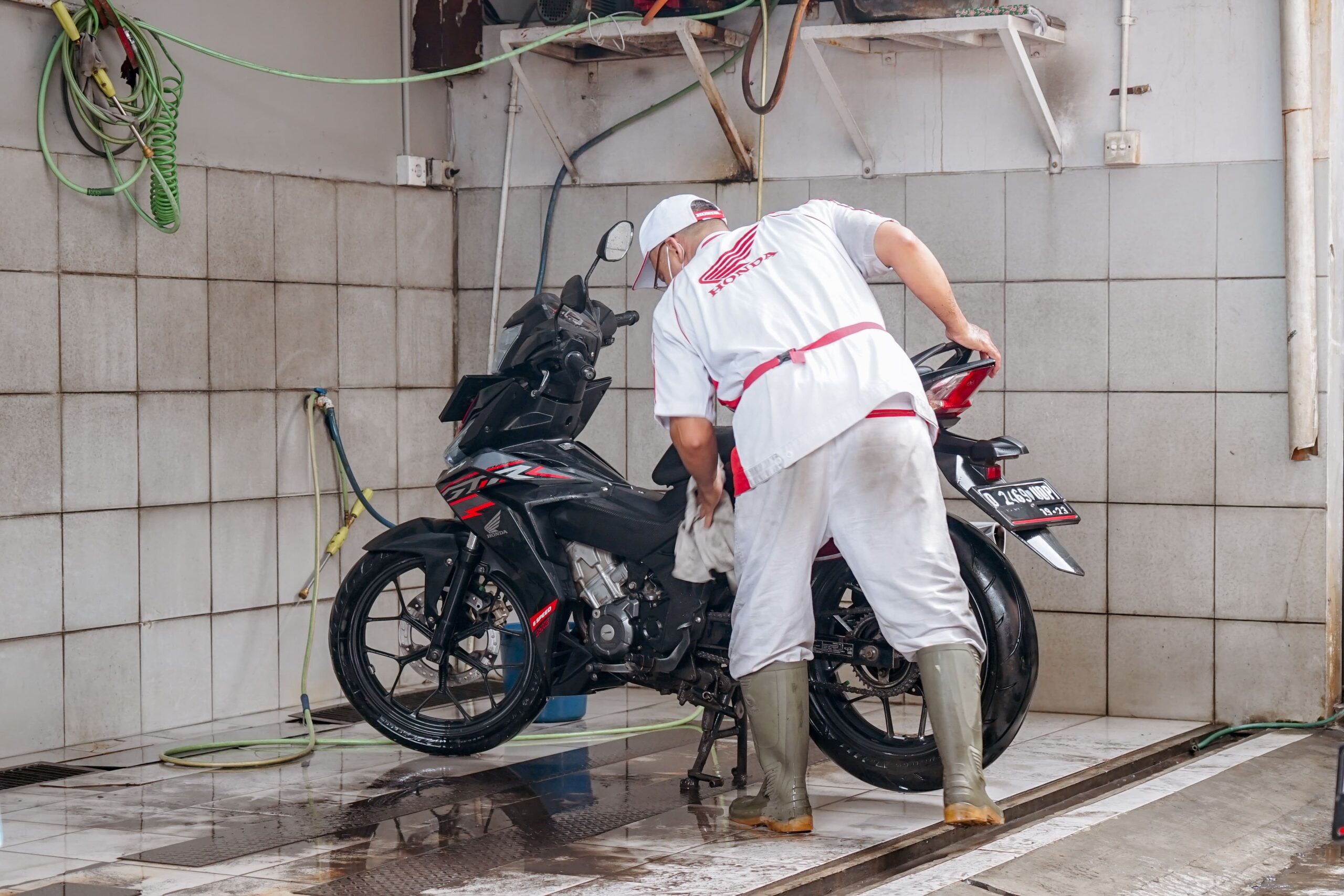 Cuci Motor Pak Rejo: Jasa Pembersih Motor Terbaik di Cilacap